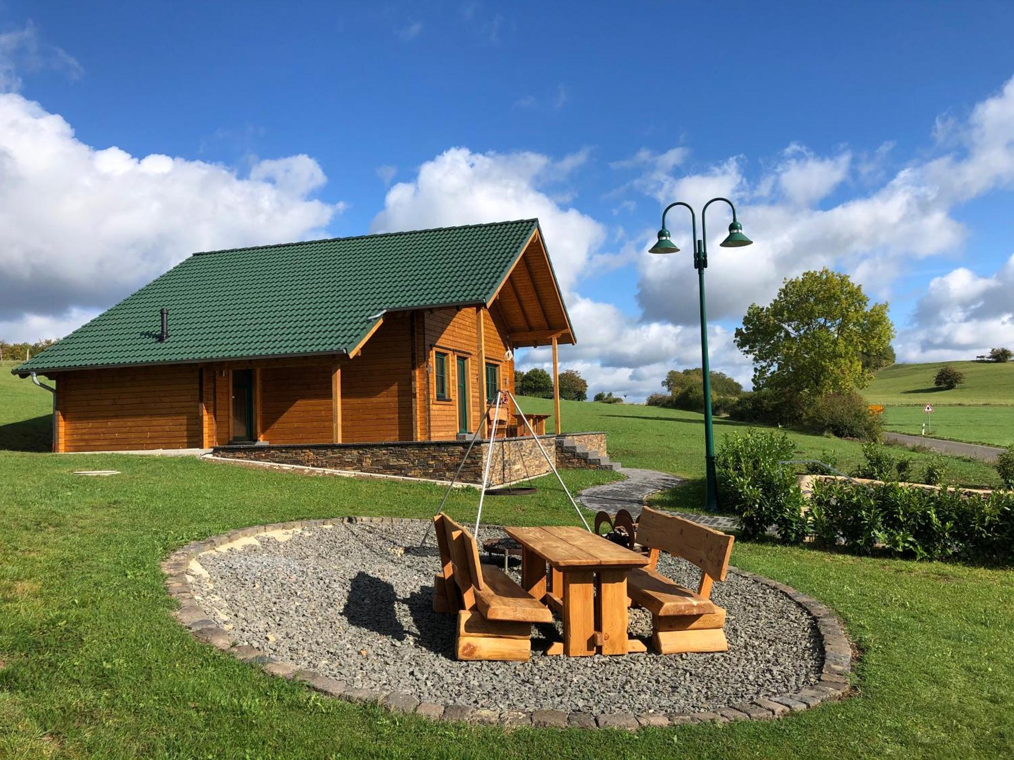 Holzhaus Onkel Fritz Mit Sauna Und Whirlwanne Esch  Exteriör bild