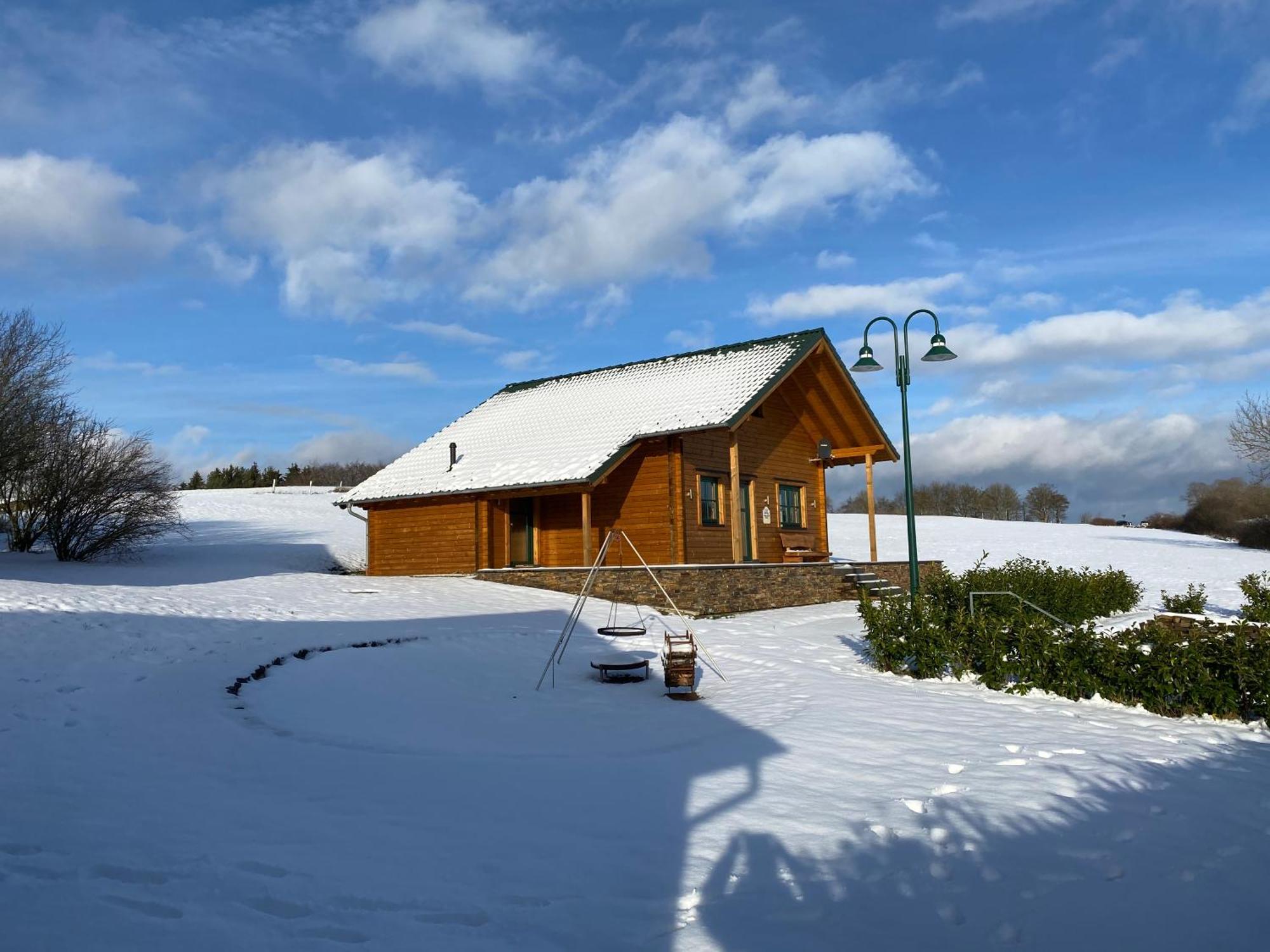 Holzhaus Onkel Fritz Mit Sauna Und Whirlwanne Esch  Exteriör bild