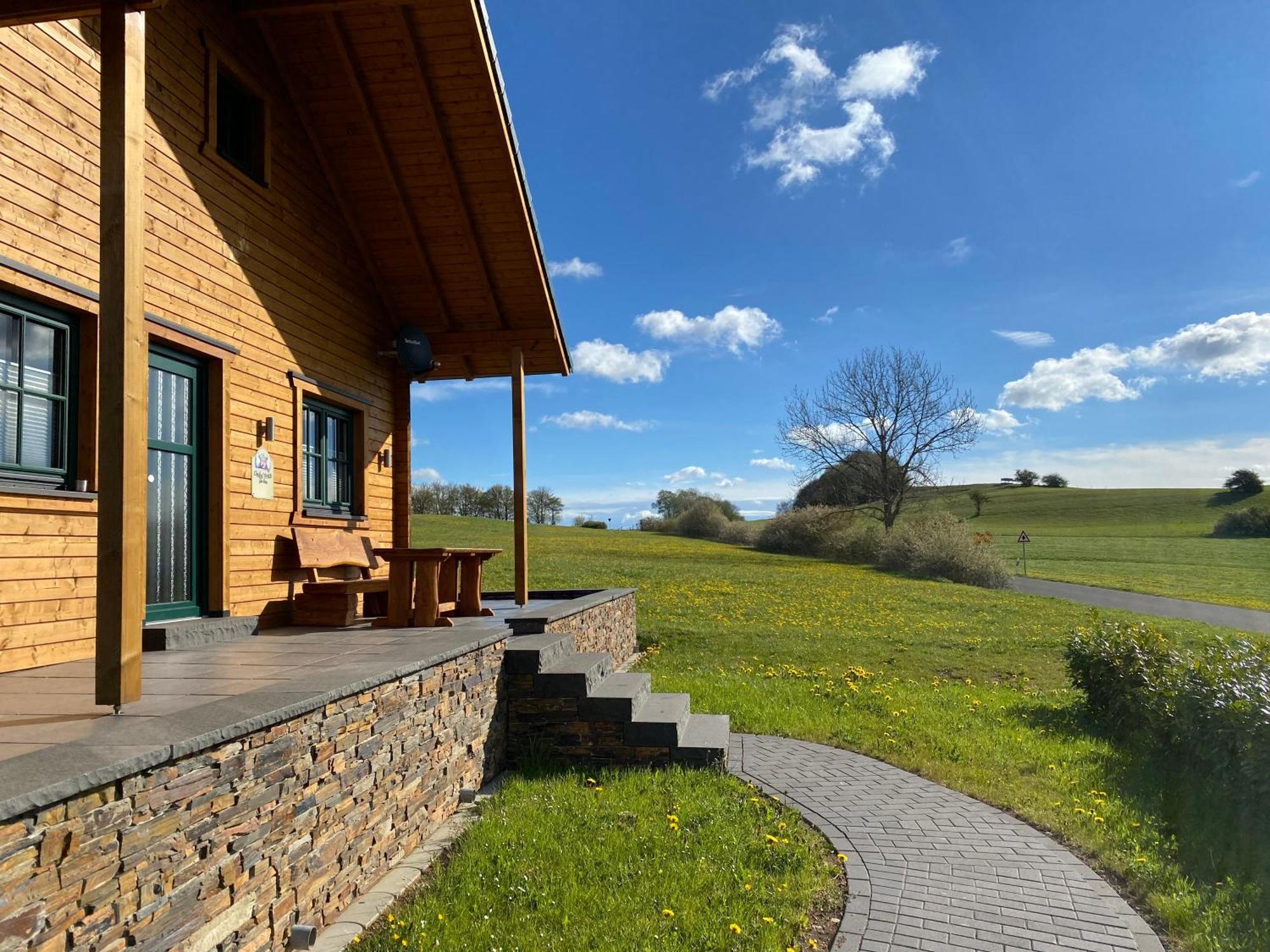 Holzhaus Onkel Fritz Mit Sauna Und Whirlwanne Esch  Exteriör bild