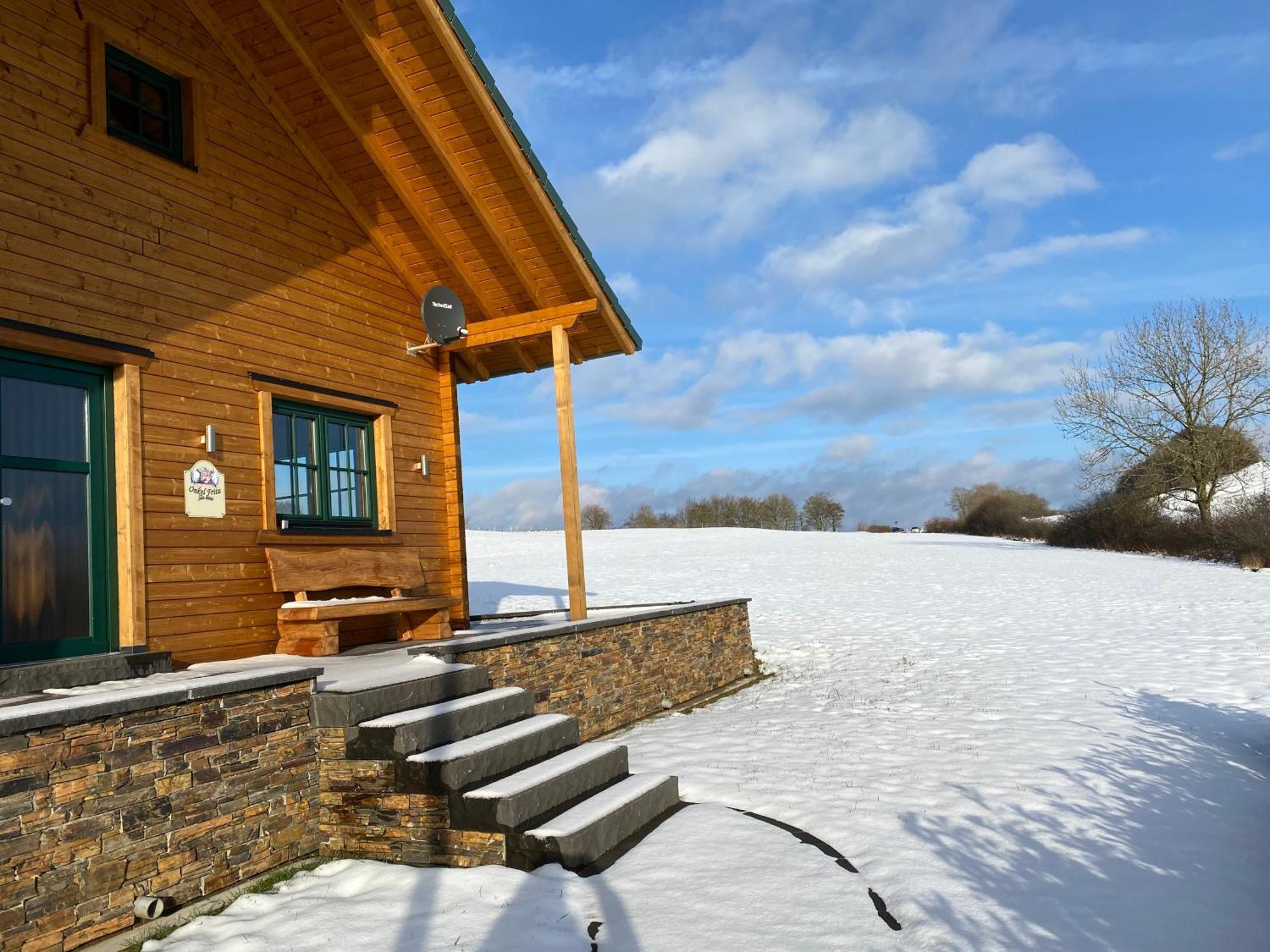 Holzhaus Onkel Fritz Mit Sauna Und Whirlwanne Esch  Exteriör bild